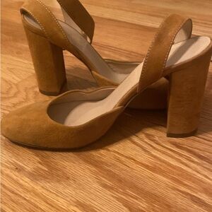 Elegant Tan Women's Heels
